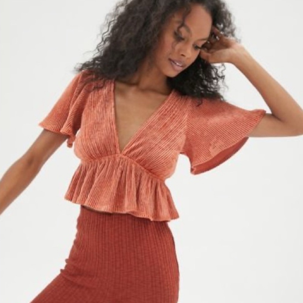 URBAN OUTFITTERS SMITTEN RIBBED PEPLUM TOP SMALL